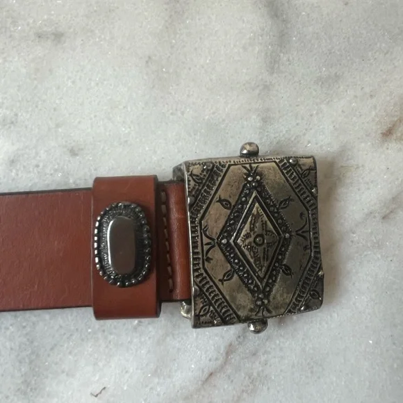 Frank Daniel Buckle Casual 1 1/2" wide Genuine Leather Belt Italy 39.5” Long - Picture 16 of 16